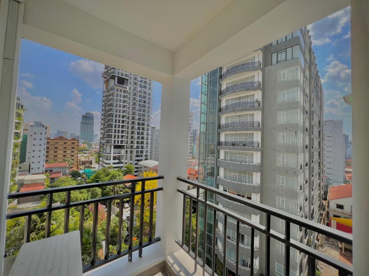 Wh Bassac Residence Phnom Penh Exterior photo
