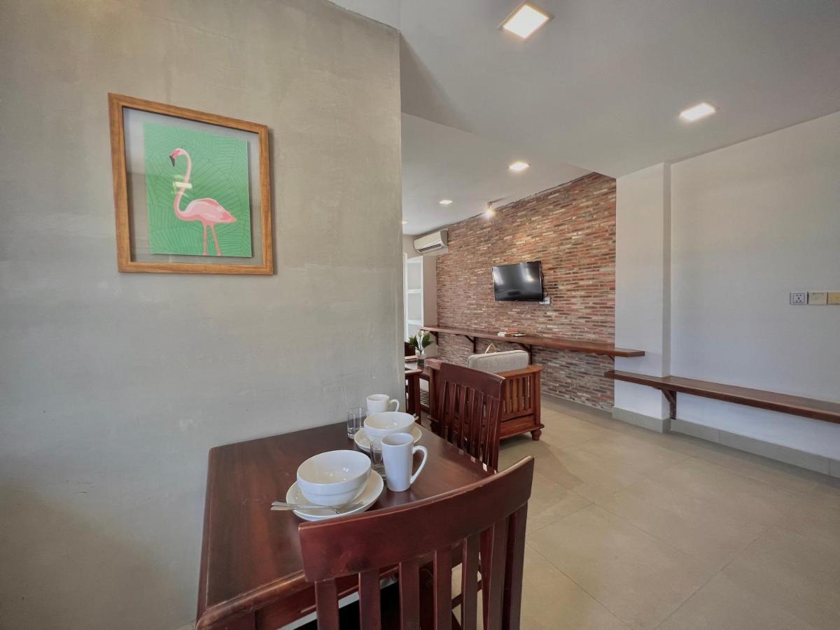 Wh Bassac Residence Phnom Penh Exterior photo