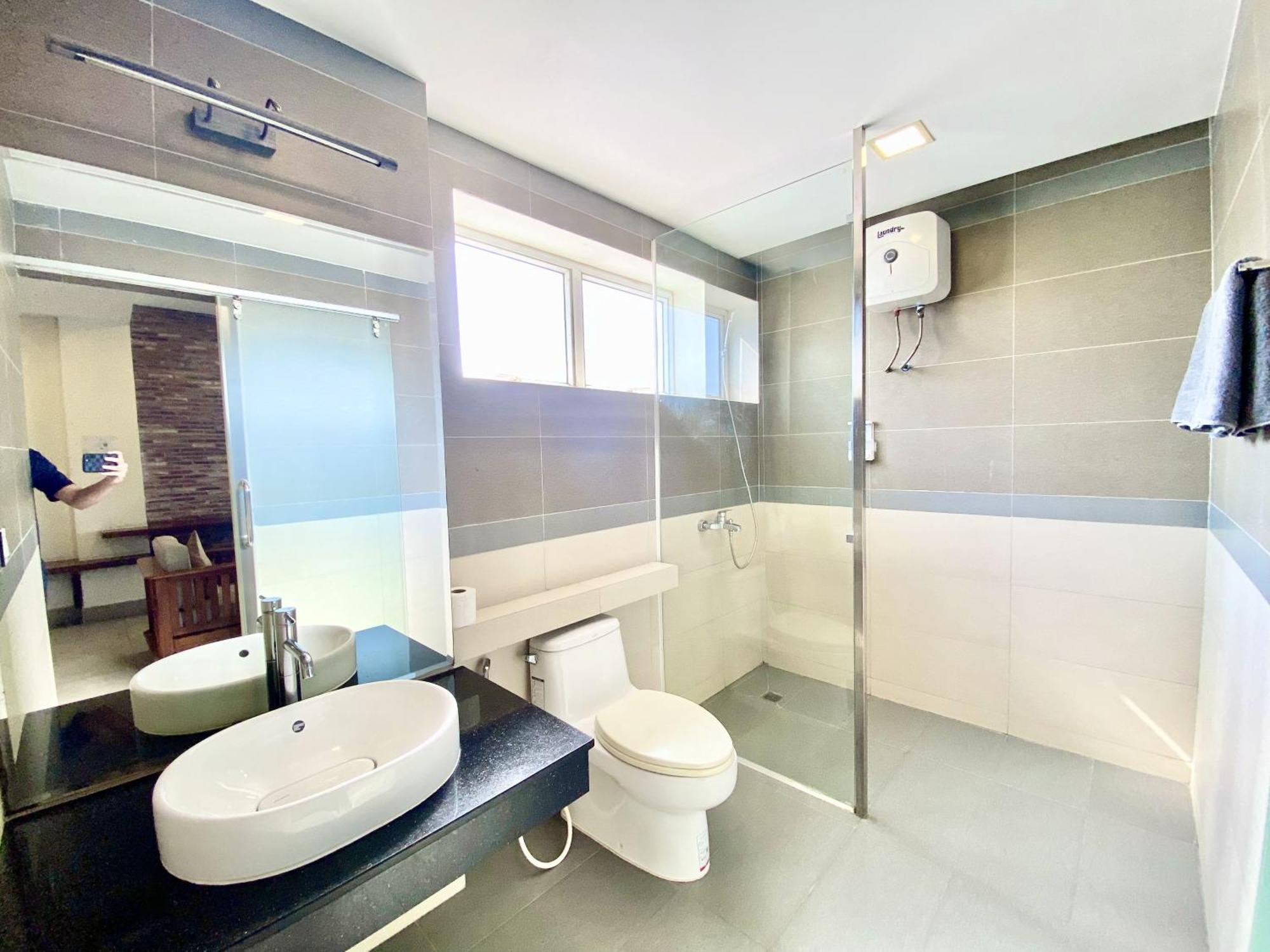 Wh Bassac Residence Phnom Penh Exterior photo